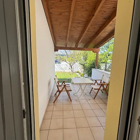 C&c Private & Vista * Siviri